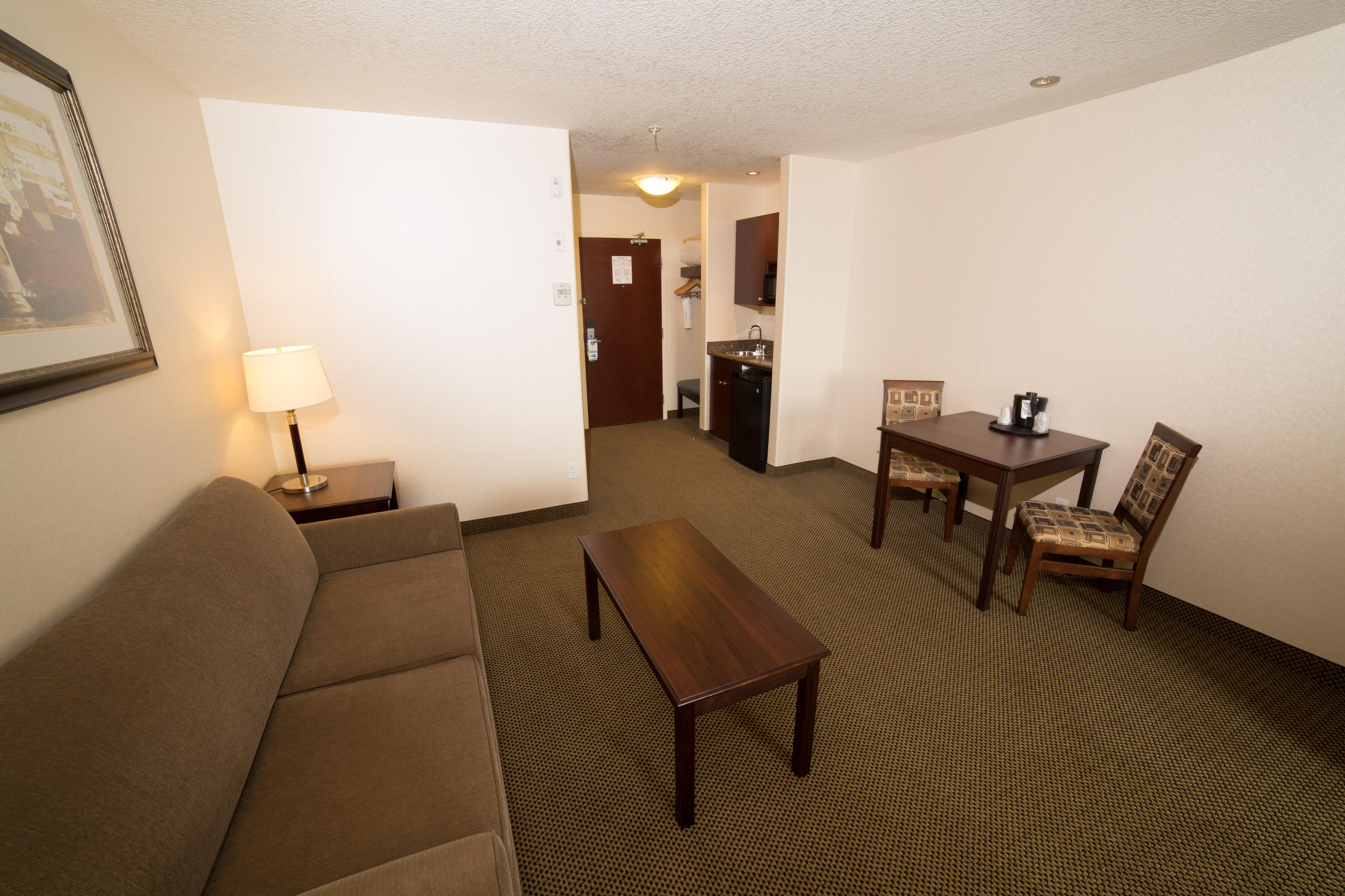 Holiday Inn Express & Suites Whitecourt By Ihg Экстерьер фото
