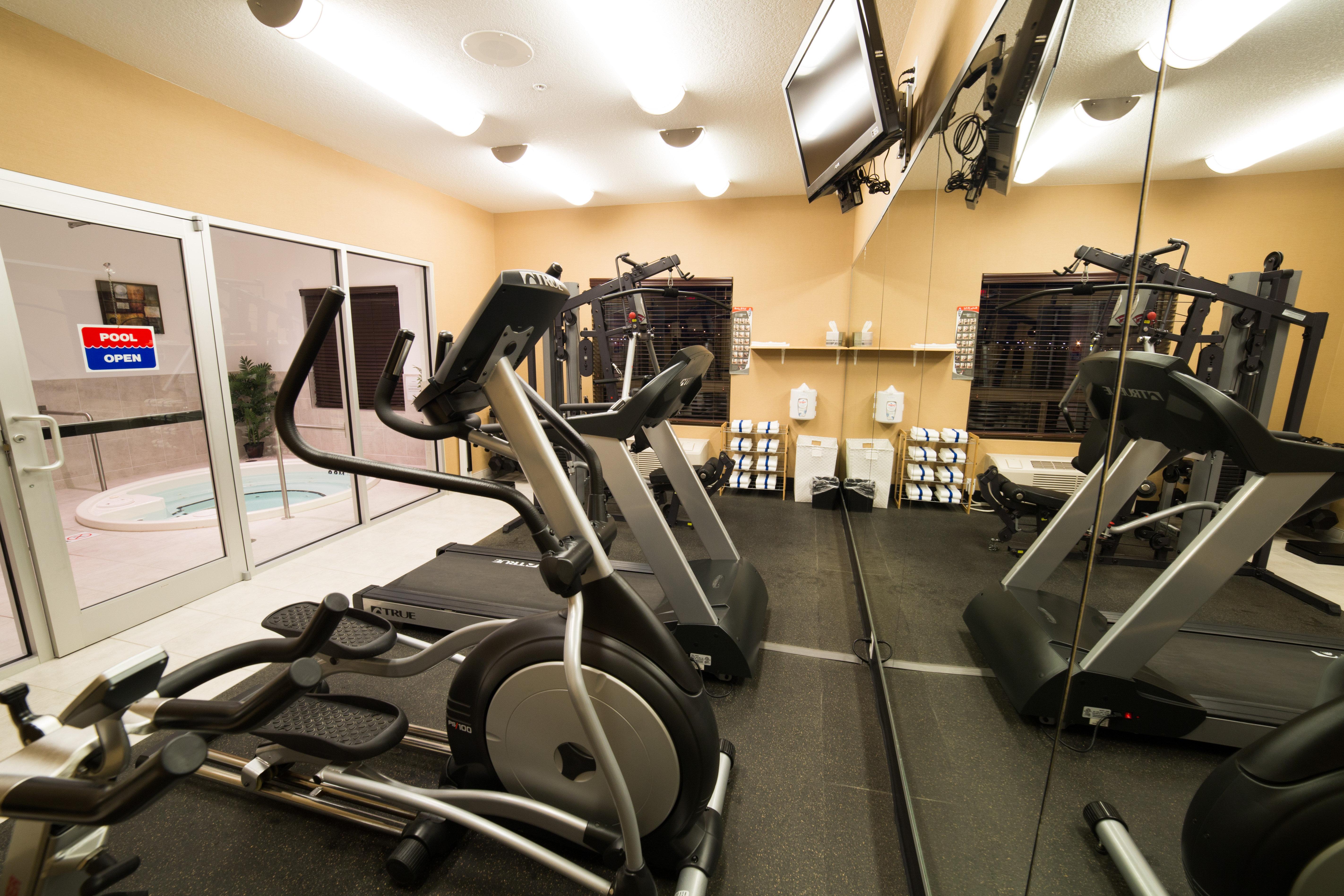 Holiday Inn Express & Suites Whitecourt By Ihg Экстерьер фото