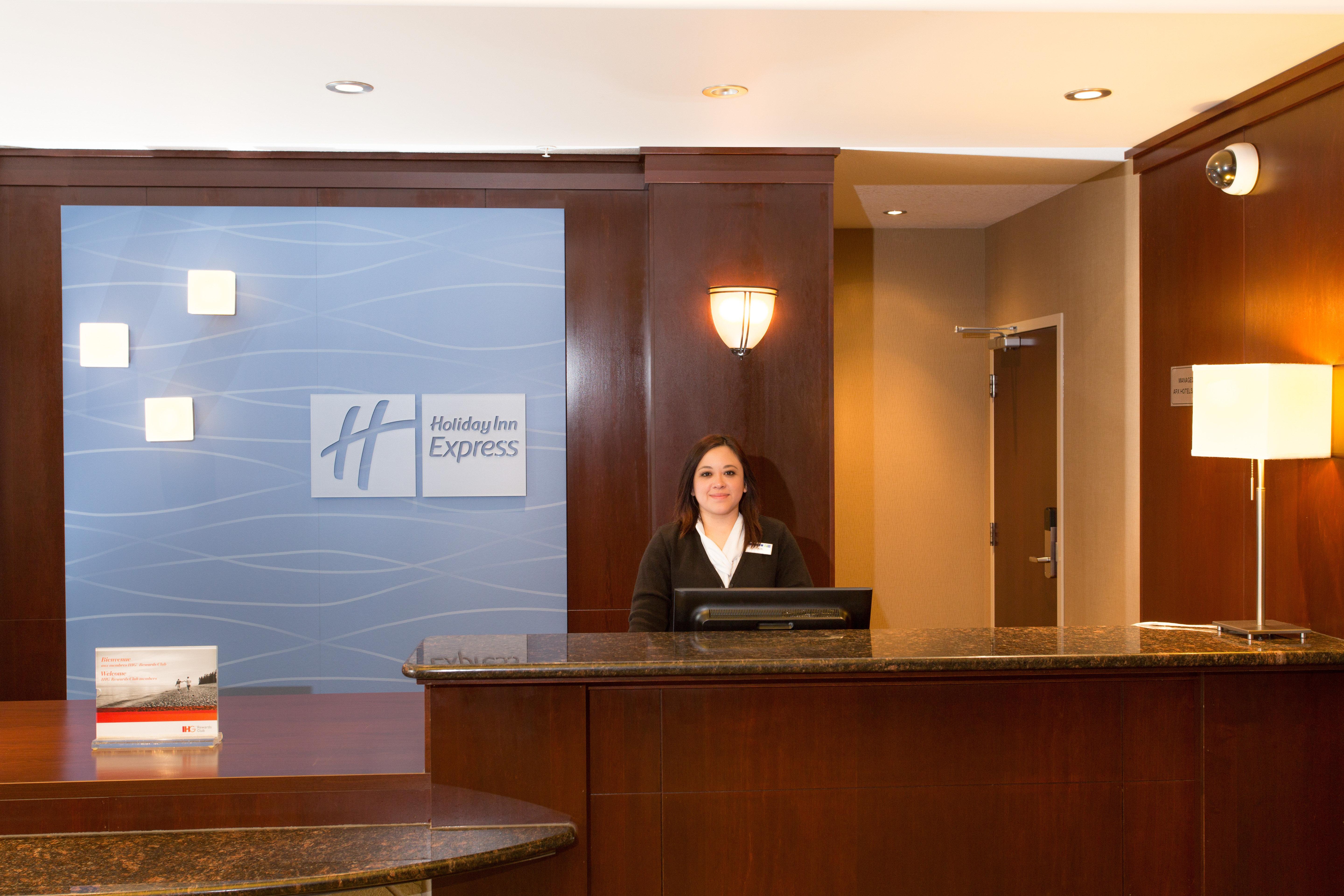 Holiday Inn Express & Suites Whitecourt By Ihg Экстерьер фото