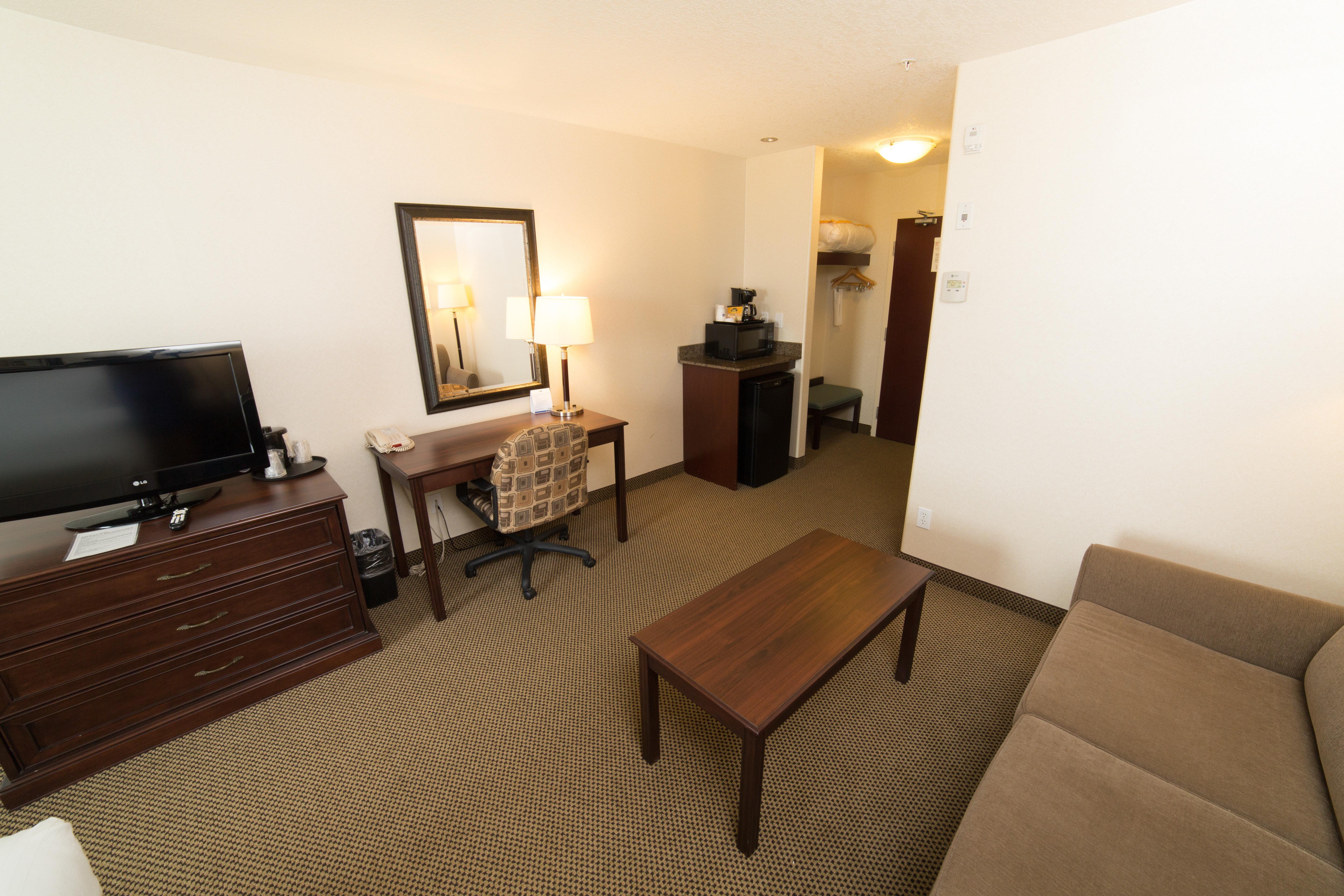 Holiday Inn Express & Suites Whitecourt By Ihg Экстерьер фото