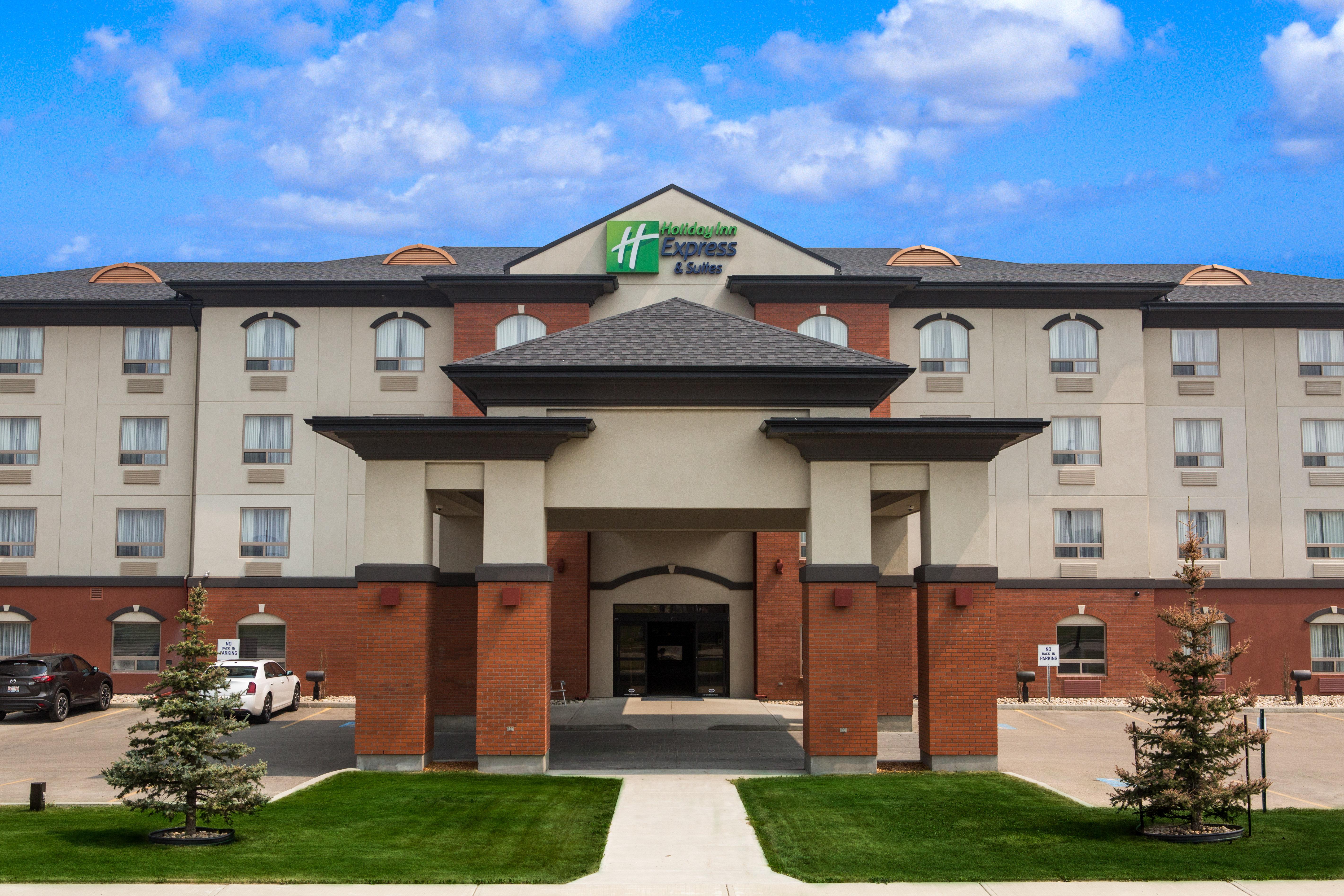 Holiday Inn Express & Suites Whitecourt By Ihg Экстерьер фото