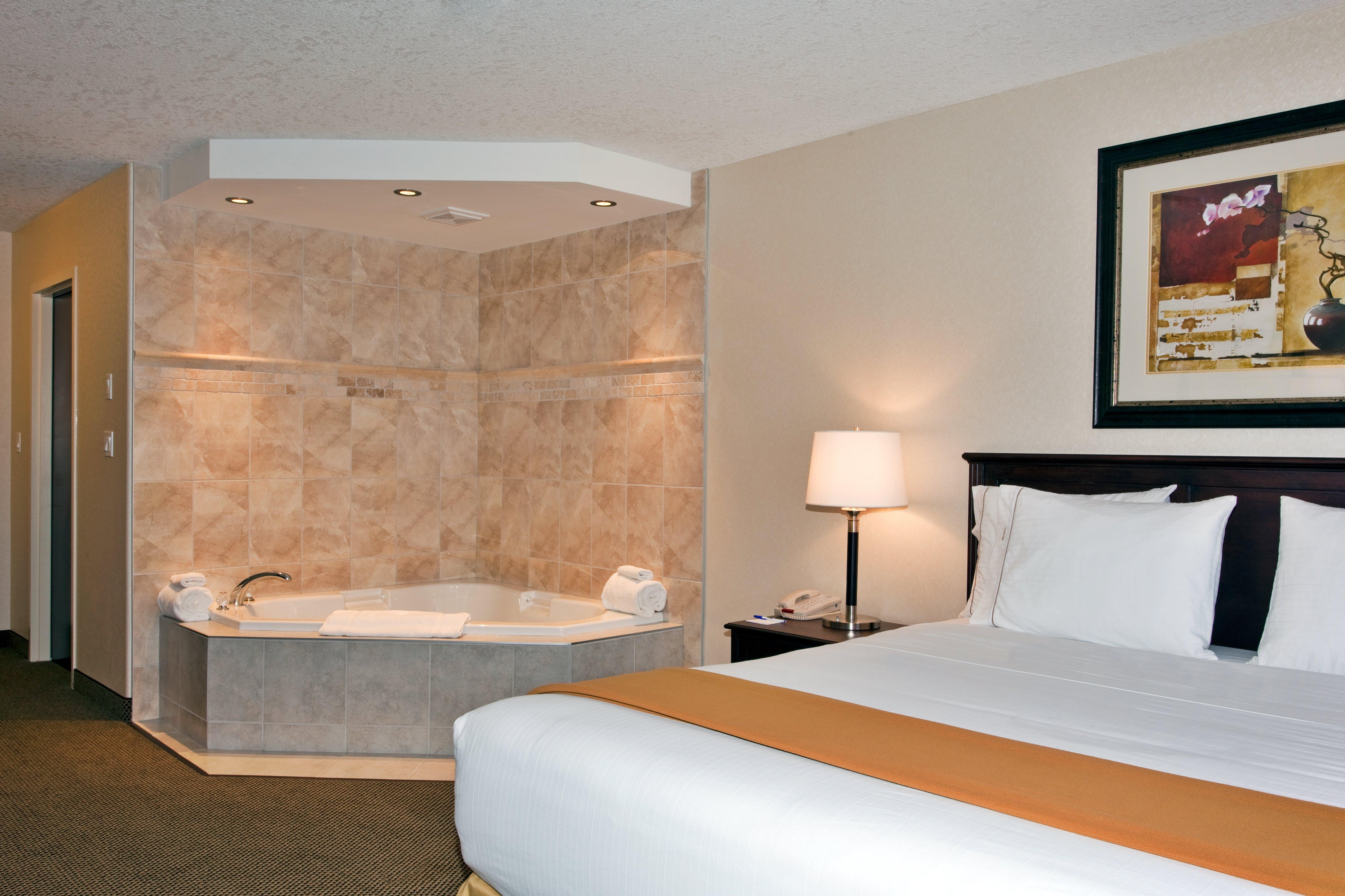 Holiday Inn Express & Suites Whitecourt By Ihg Экстерьер фото