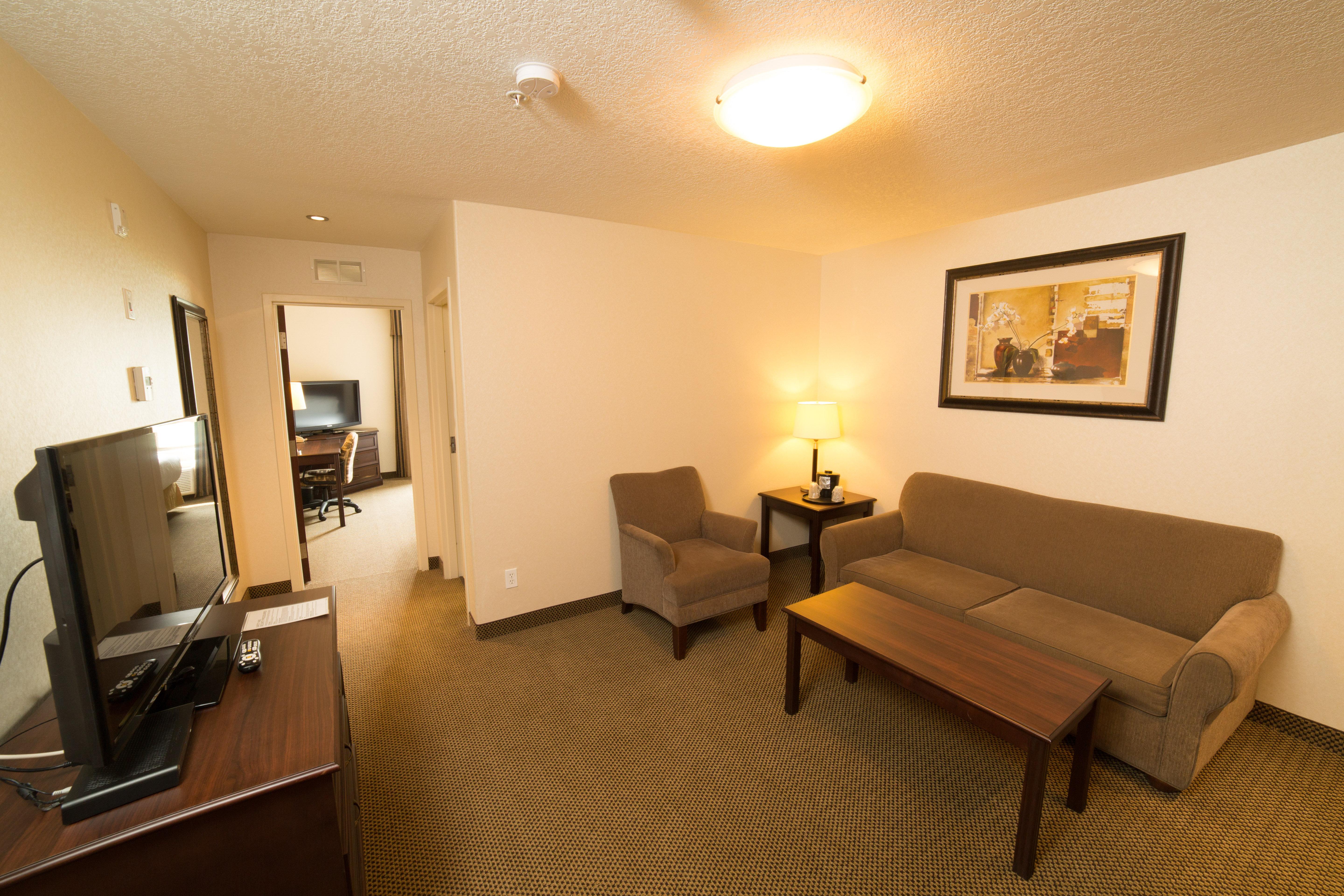 Holiday Inn Express & Suites Whitecourt By Ihg Экстерьер фото
