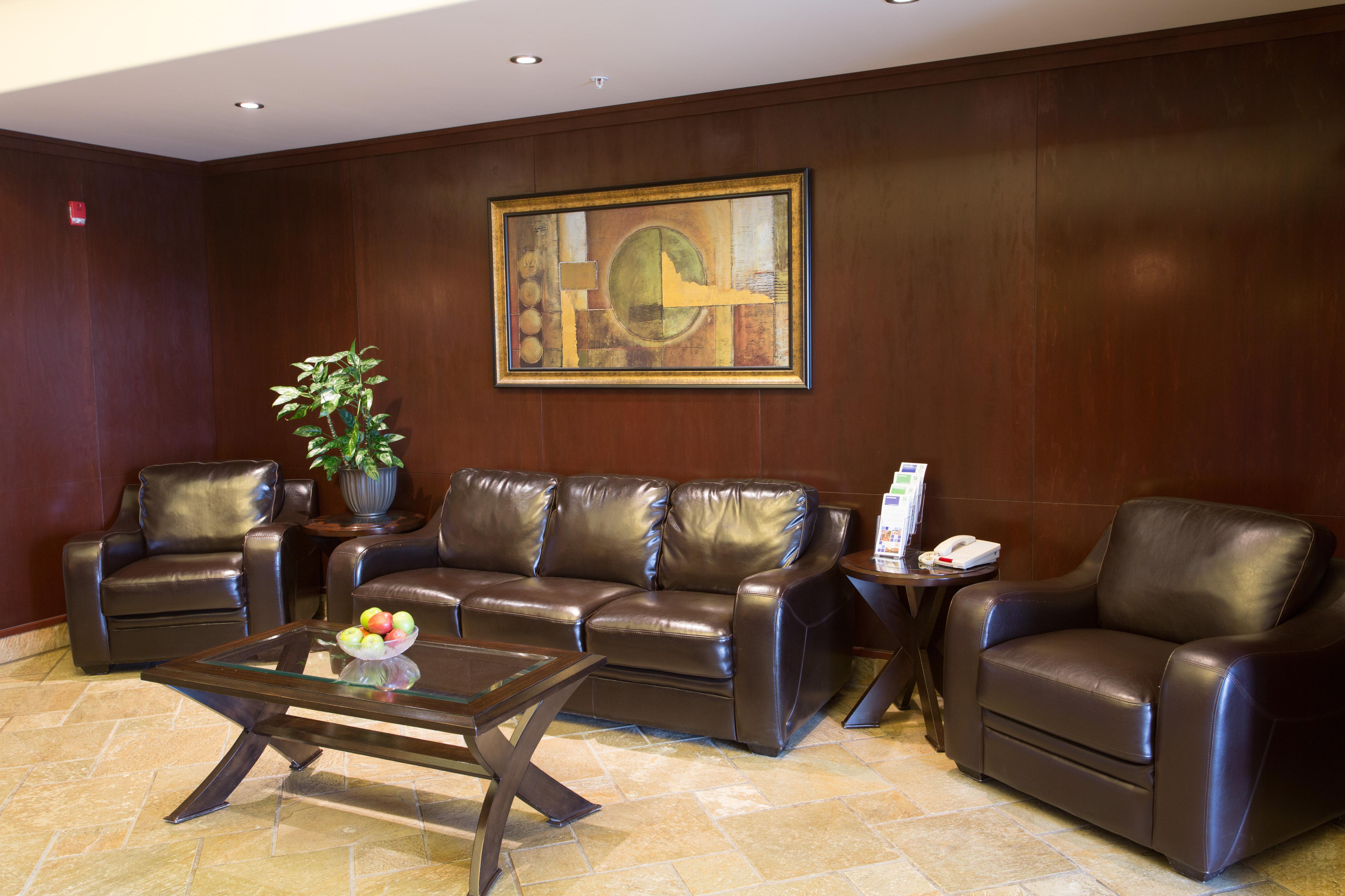 Holiday Inn Express & Suites Whitecourt By Ihg Экстерьер фото