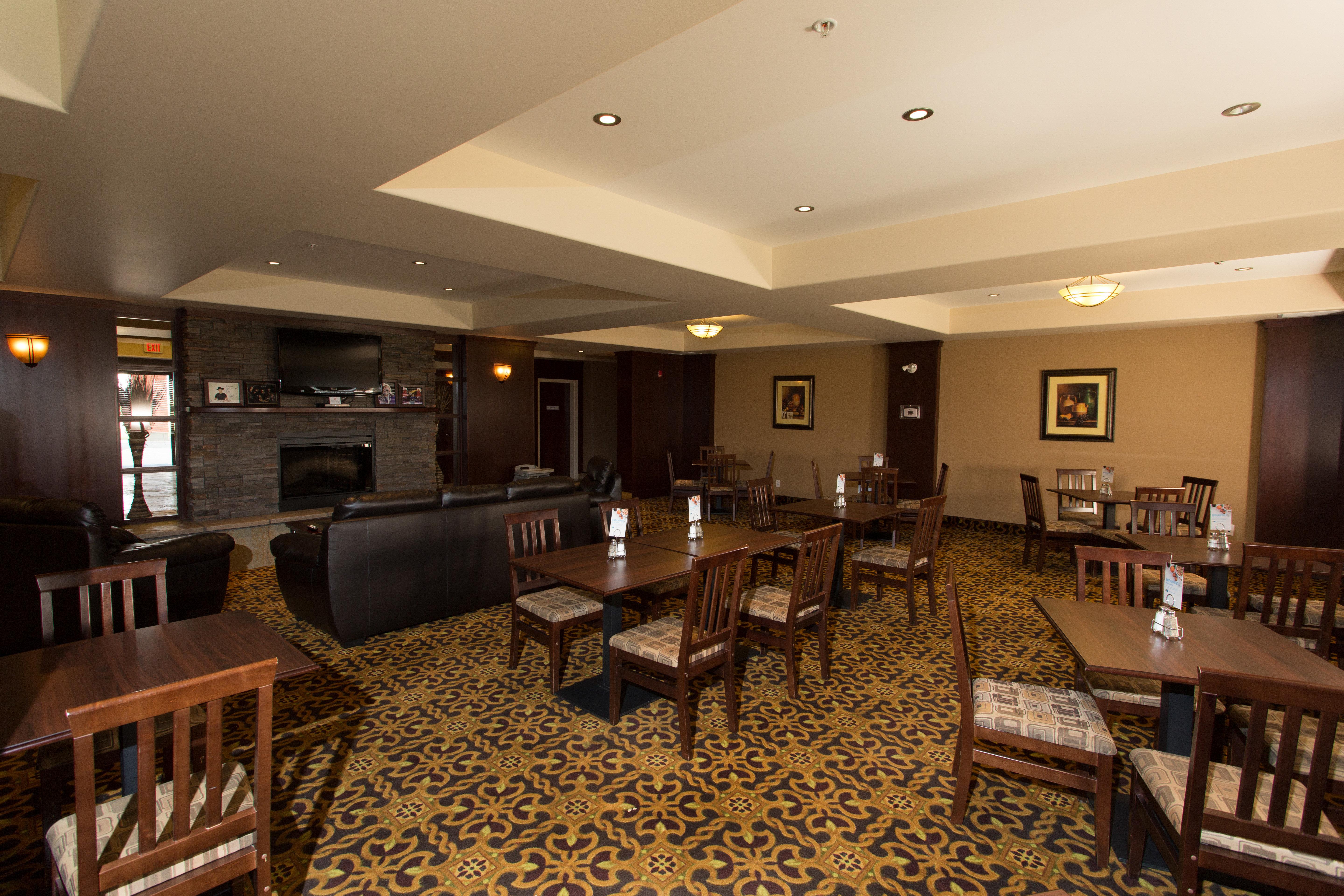 Holiday Inn Express & Suites Whitecourt By Ihg Экстерьер фото