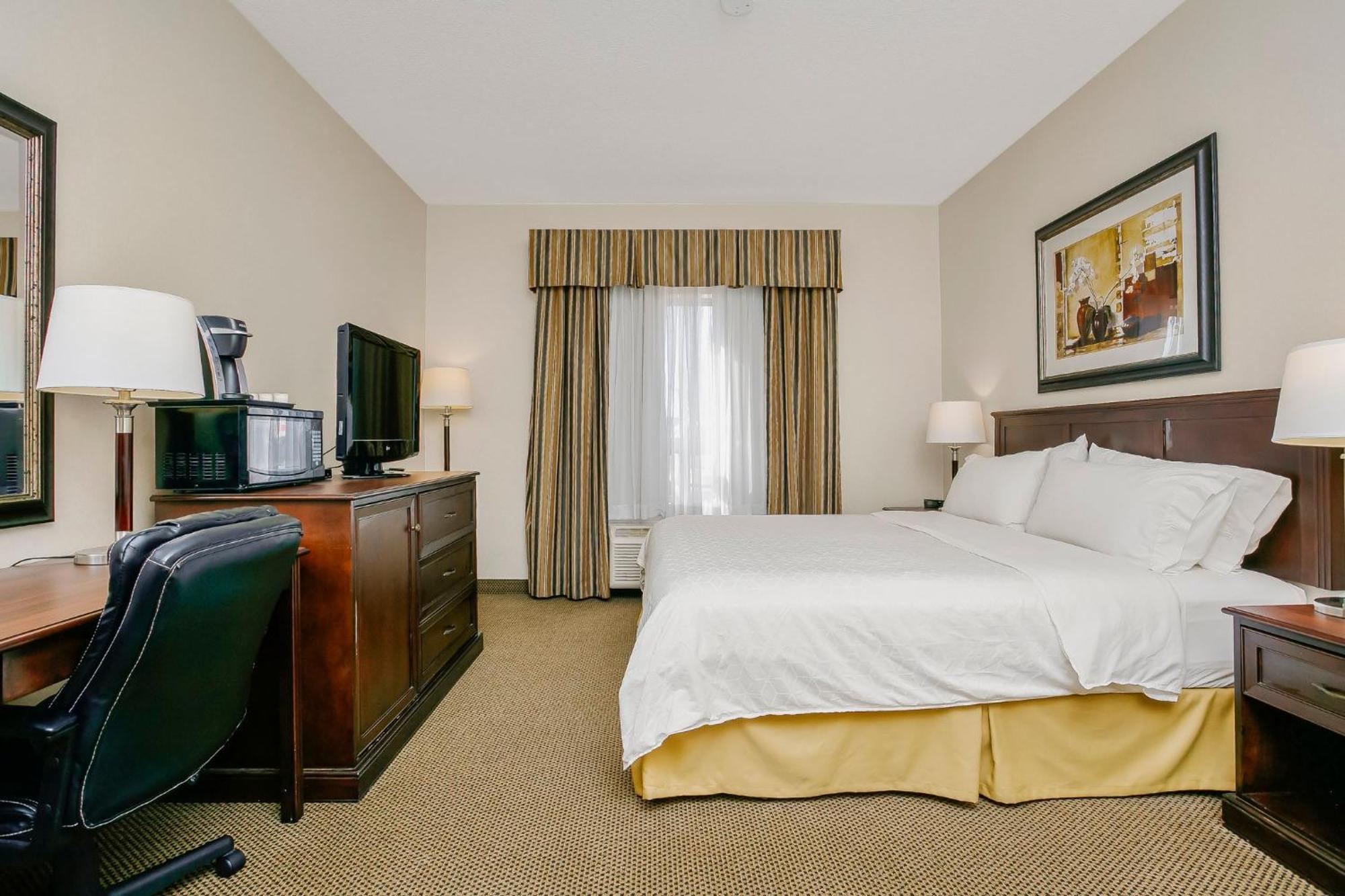 Holiday Inn Express & Suites Whitecourt By Ihg Экстерьер фото