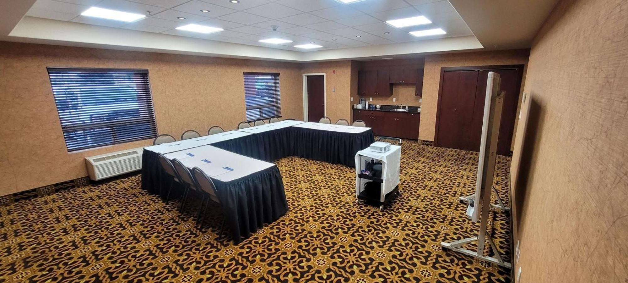 Holiday Inn Express & Suites Whitecourt By Ihg Экстерьер фото
