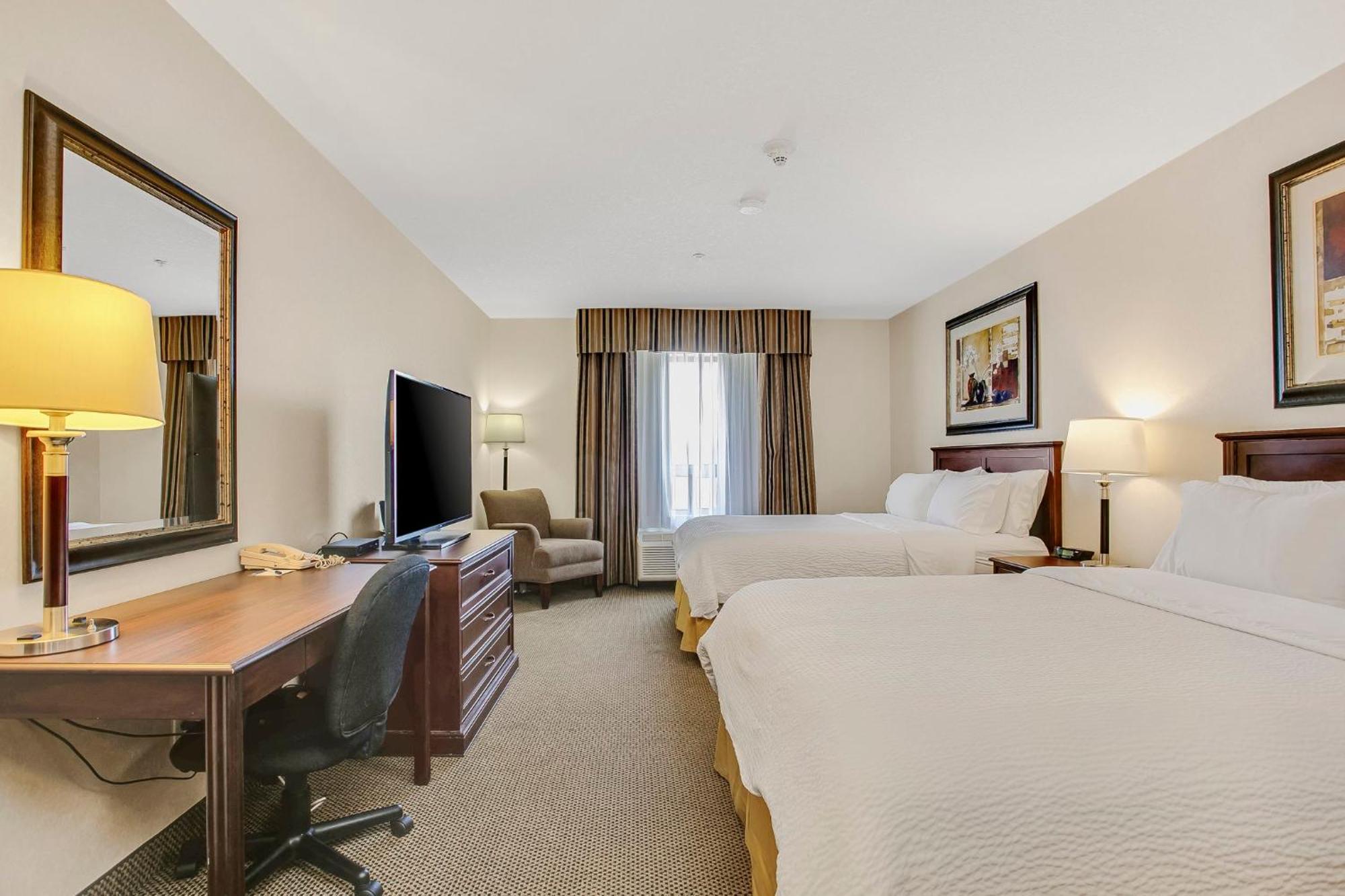 Holiday Inn Express & Suites Whitecourt By Ihg Экстерьер фото