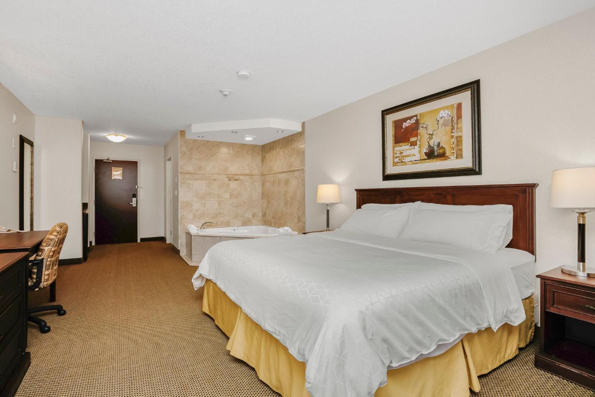Holiday Inn Express & Suites Whitecourt By Ihg Экстерьер фото