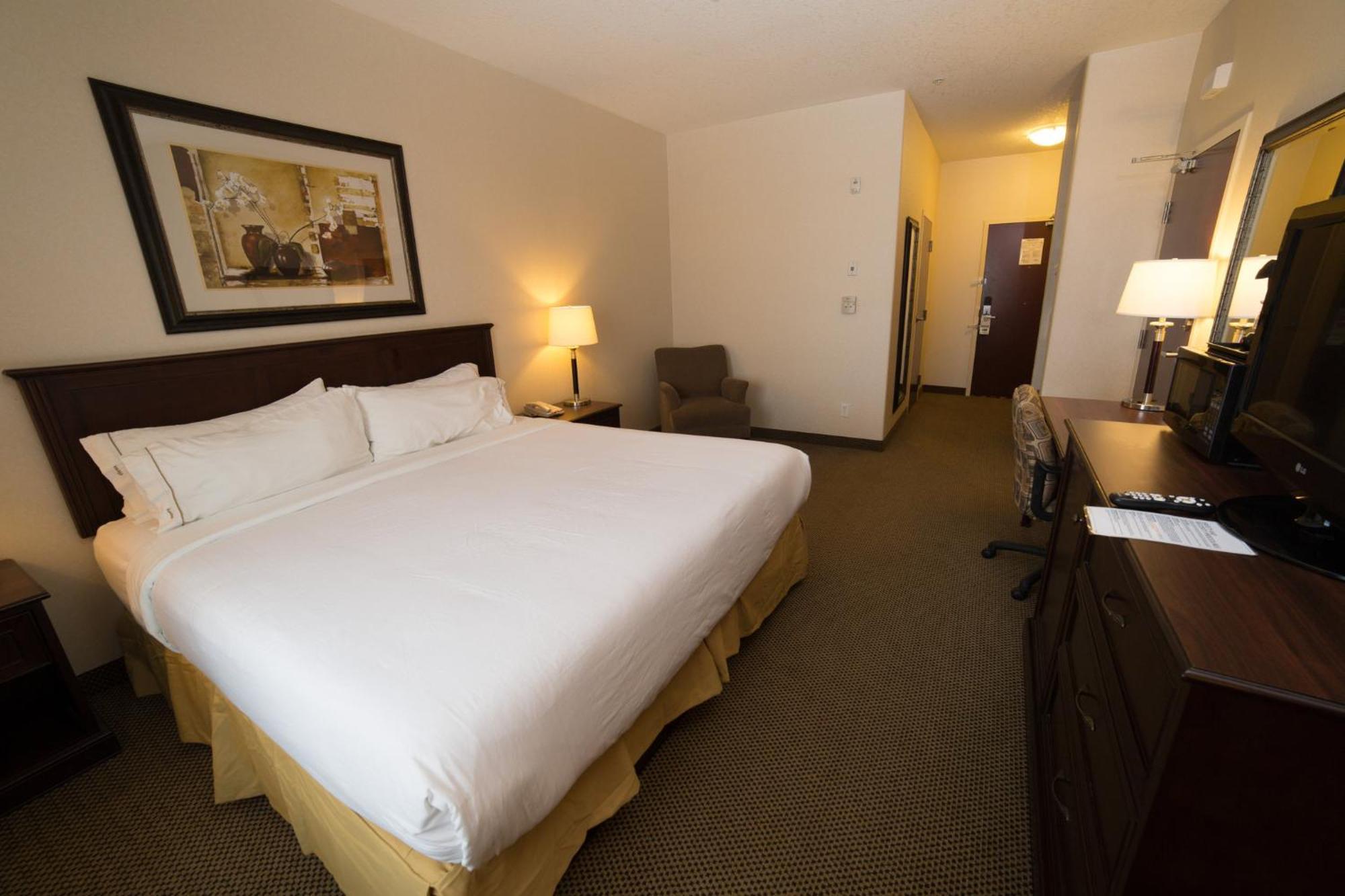 Holiday Inn Express & Suites Whitecourt By Ihg Экстерьер фото