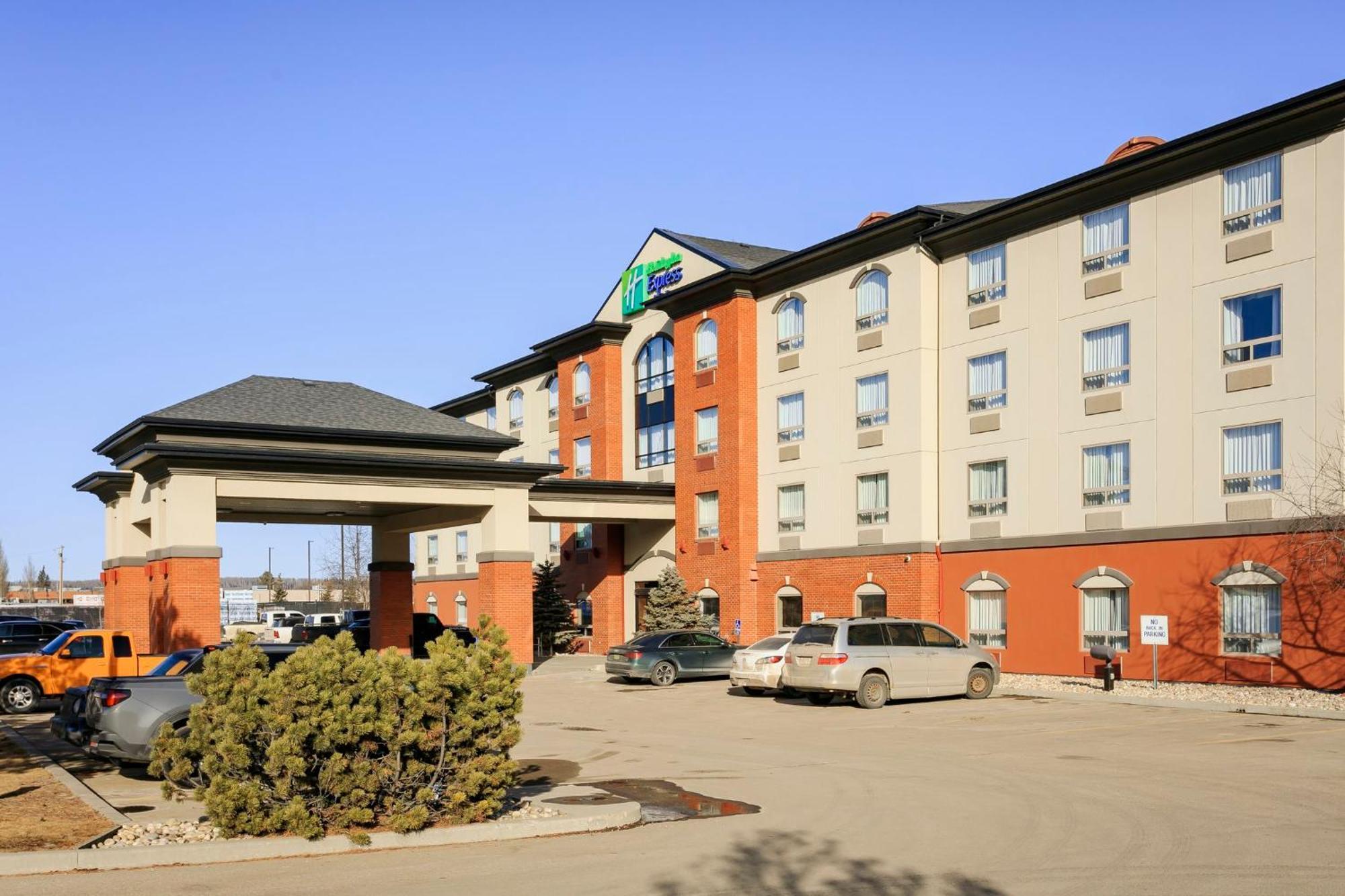 Holiday Inn Express & Suites Whitecourt By Ihg Экстерьер фото